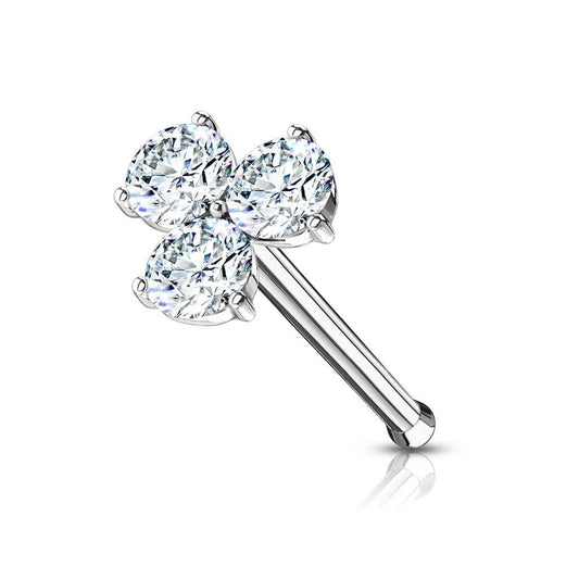 piercing punto de nariz con brillante